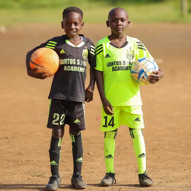 Santos Soka Academy — Young player in training bib on the pitch