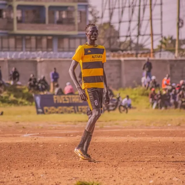 Santos Soka Academy — Battle for the ball on the dusty pitch