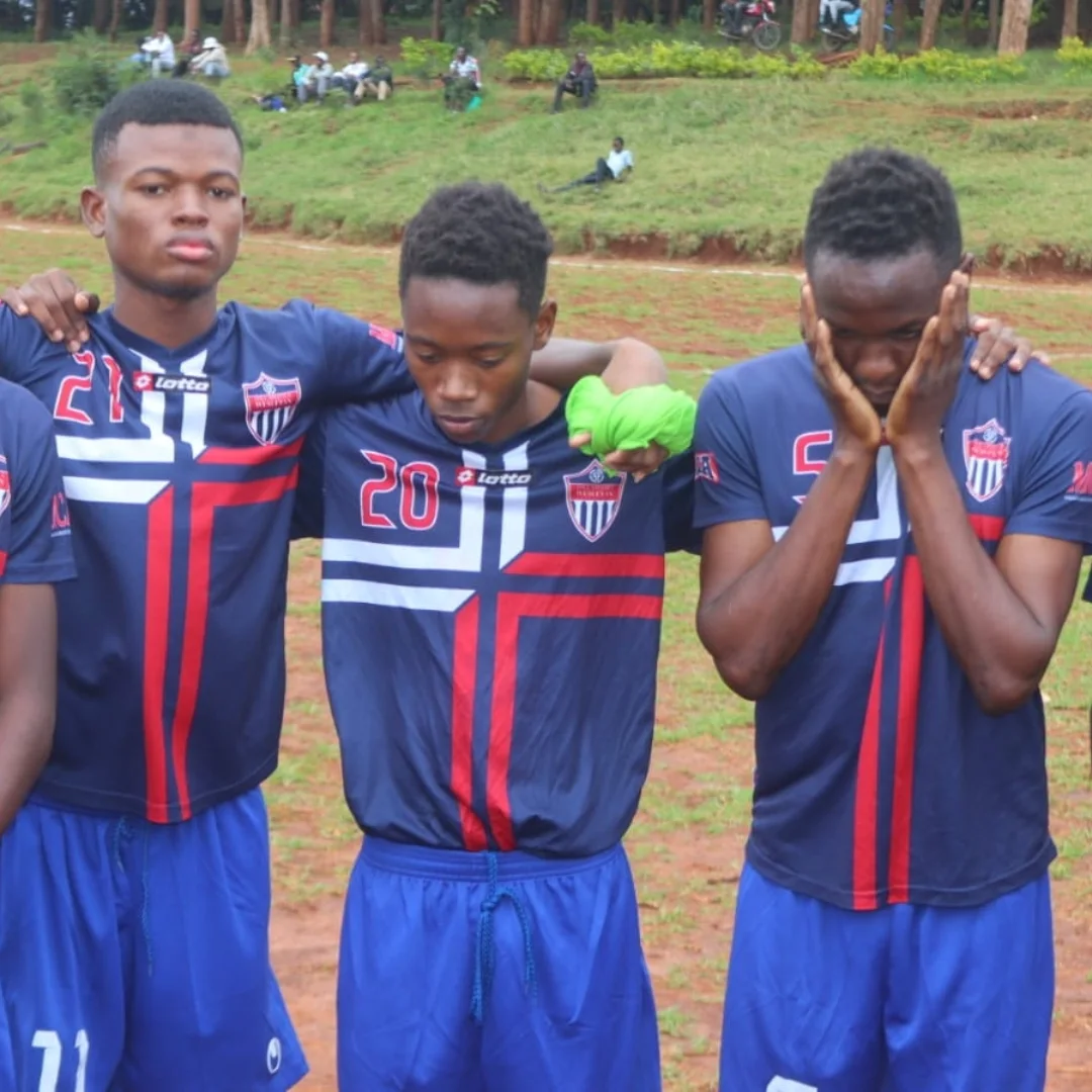 Santos Soka Academy — Teammates ready in the academy kit